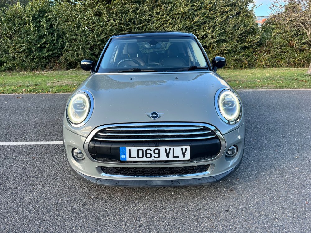 Mini Hatch 1.5 Cooper Exclusive Hatchback 5dr Petrol Steptronic Euro 6 (s/s) (136 ps) - Image 2