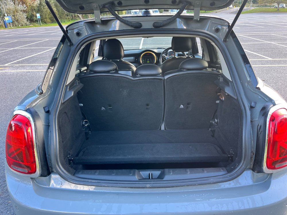 Mini Hatch 1.5 Cooper Exclusive Hatchback 5dr Petrol Steptronic Euro 6 (s/s) (136 ps) - Image 5