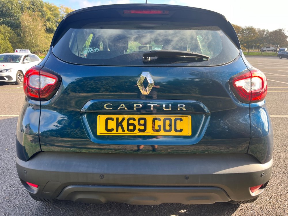 Renault Captur 0.9 TCe ENERGY Play SUV 5dr Petrol Manual Euro 6 (s/s) (90 ps) - Image 4