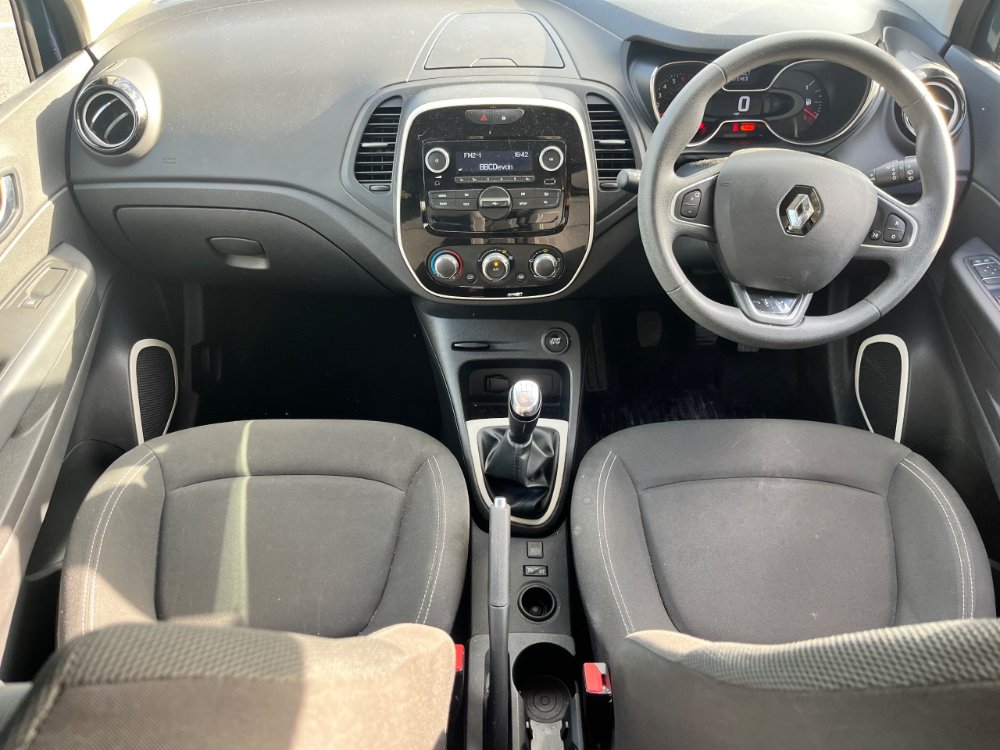 Renault Captur 0.9 TCe ENERGY Play SUV 5dr Petrol Manual Euro 6 (s/s) (90 ps) - Image 7