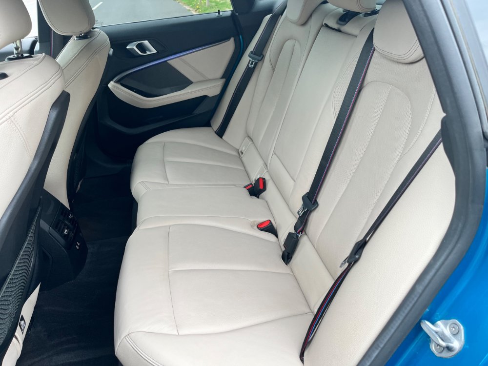 BMW 2 Series 2.0 220d M Sport Saloon 4dr Diesel Auto Euro 6 (s/s) (190 ps) - Image 6