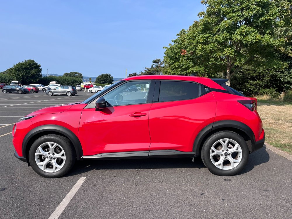 Nissan Juke 1.0 DiG-T N-Connecta 5dr - Image 4
