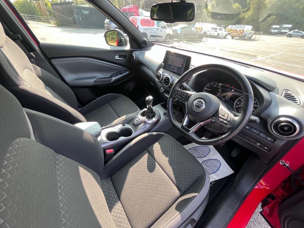 Nissan Juke 1.0 DiG-T N-Connecta 5dr - Image 10