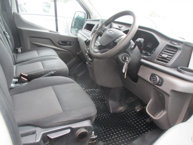 Ford Transit - Image 4