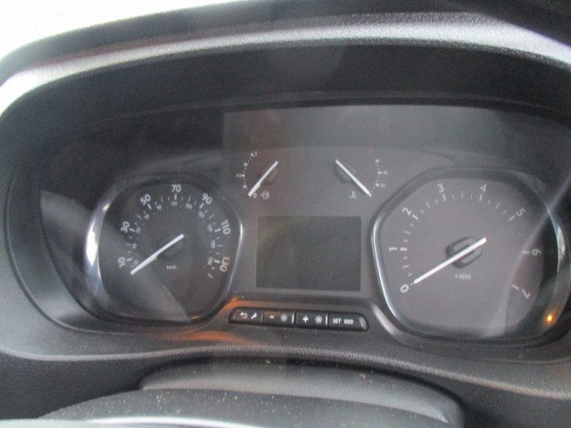 Vauxhall Vivaro - Image 6
