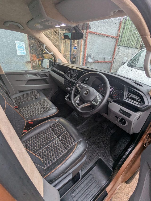 Volkswagen Transporter - Image 10
