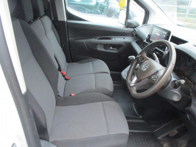 Vauxhall Combo - Image 9