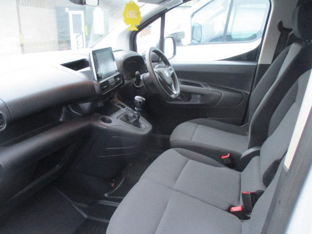 Vauxhall Combo - Image 10