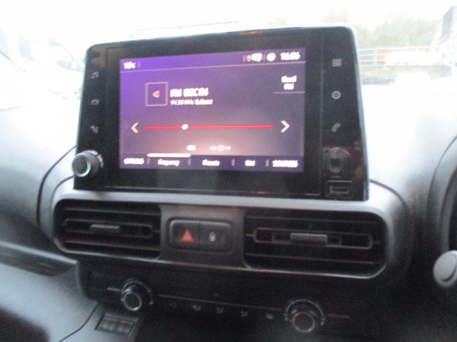 Vauxhall Combo - Image 12