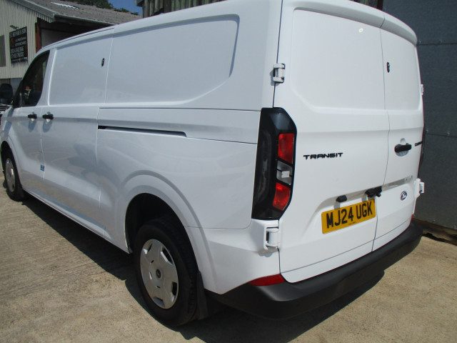 Ford Transit Custom - Image 8