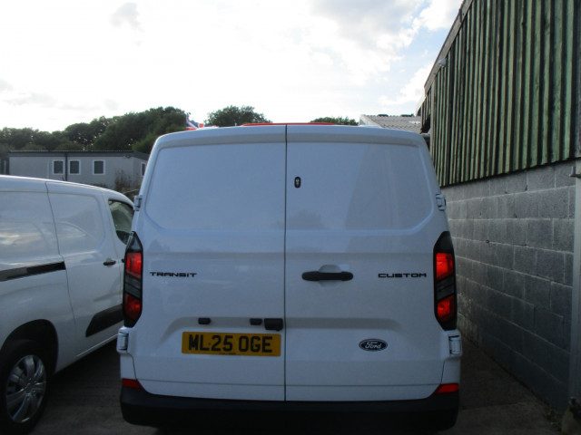 Ford Transit Custom - Image 10