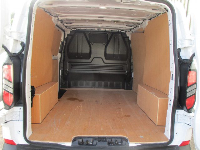 Ford Transit Custom - Image 13