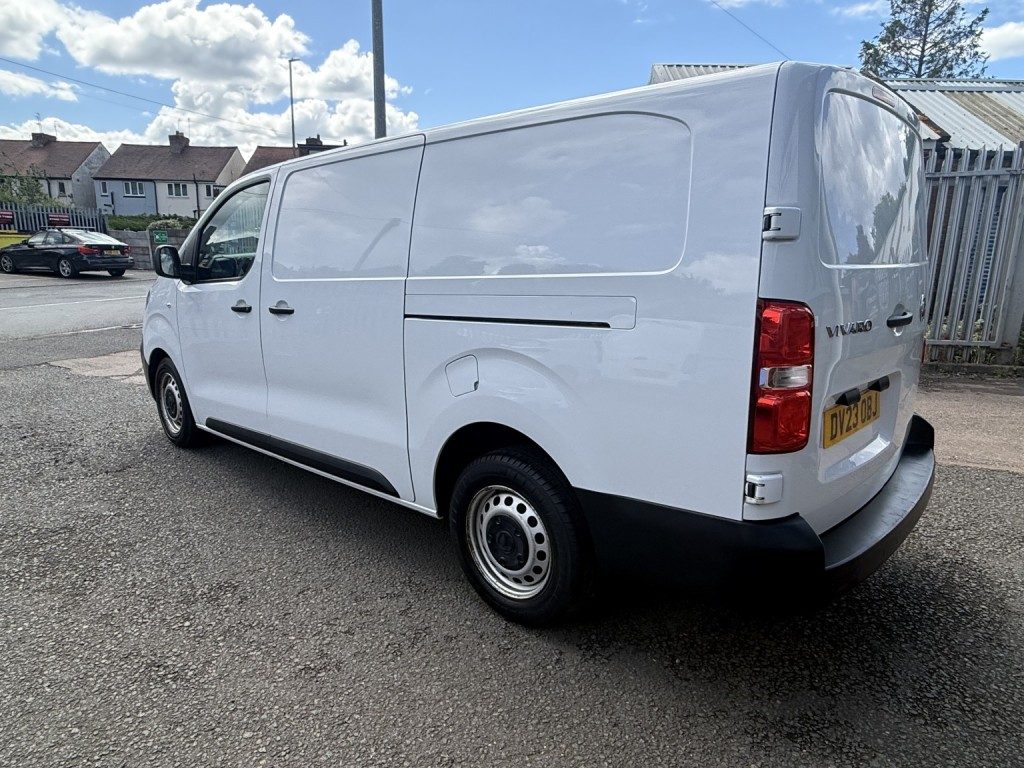 Vauxhall Vivaro - Image 2