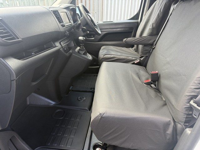 Vauxhall Vivaro - Image 13