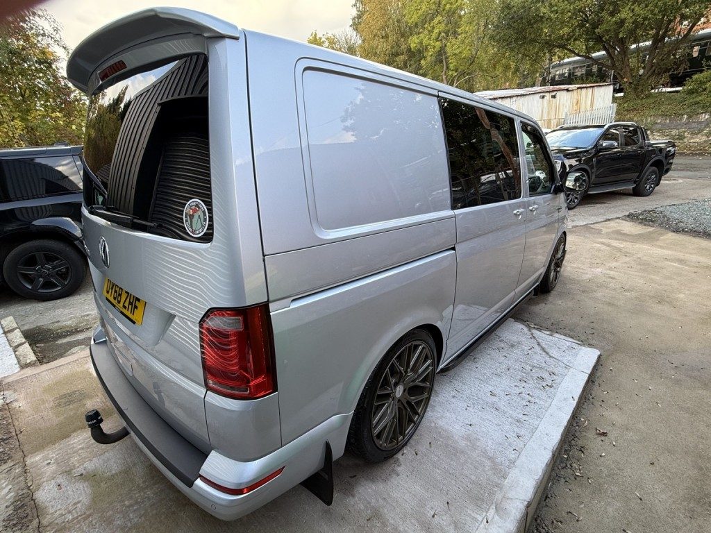 Volkswagen Transporter - Image 6