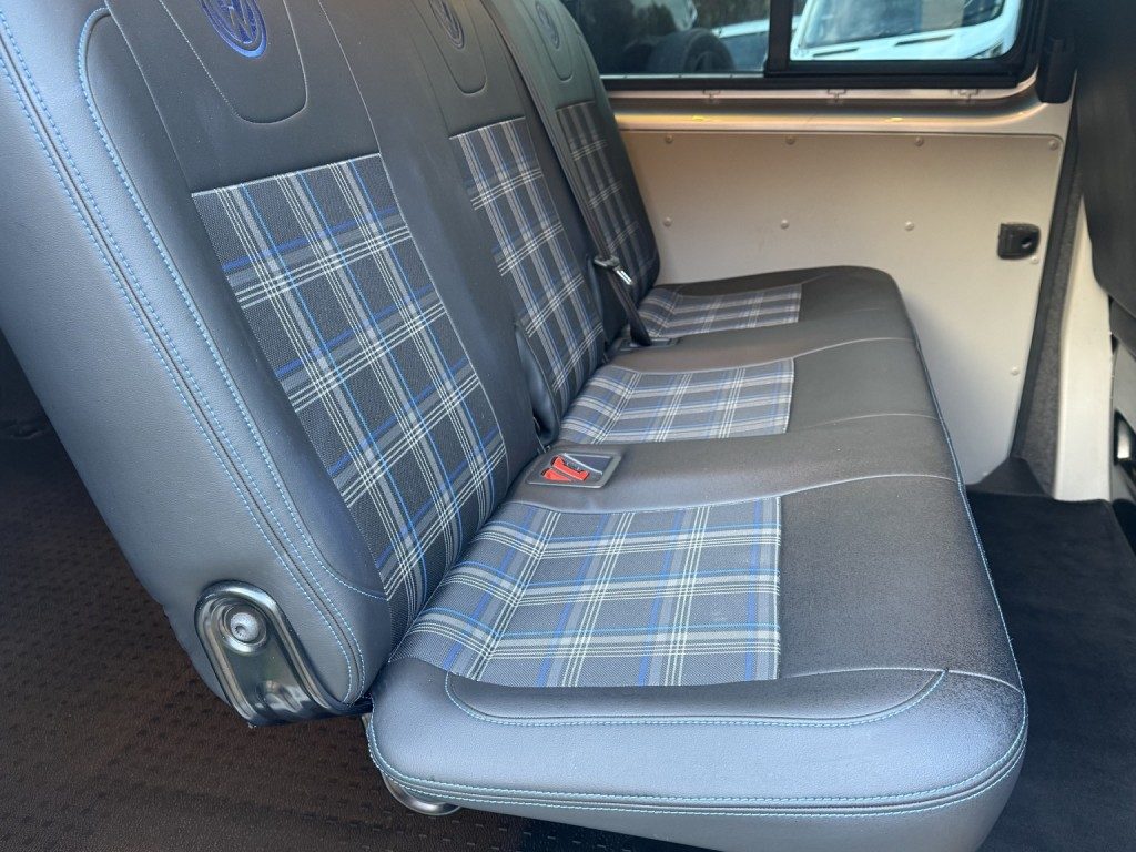 Volkswagen Transporter - Image 9