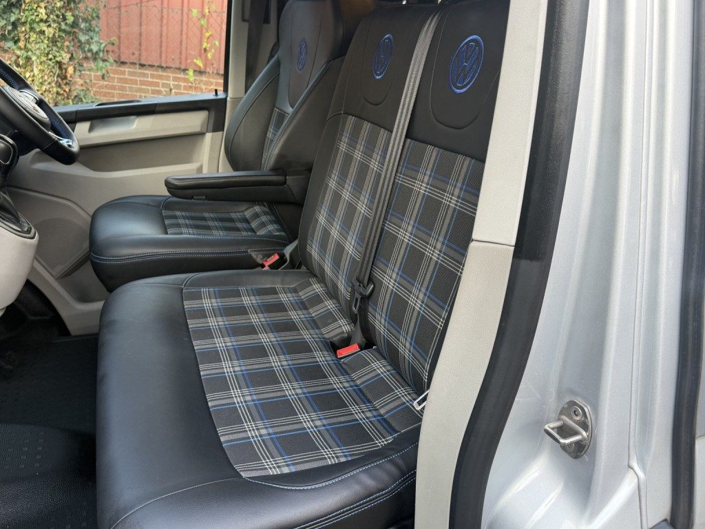 Volkswagen Transporter - Image 11