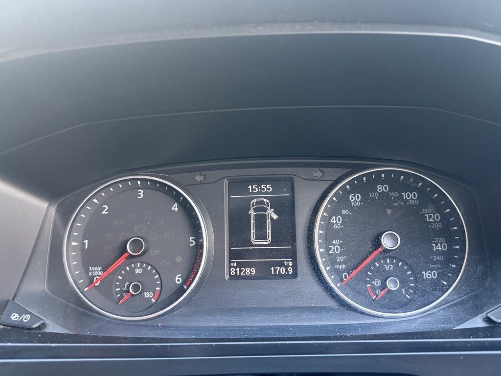 Volkswagen Transporter - Image 12