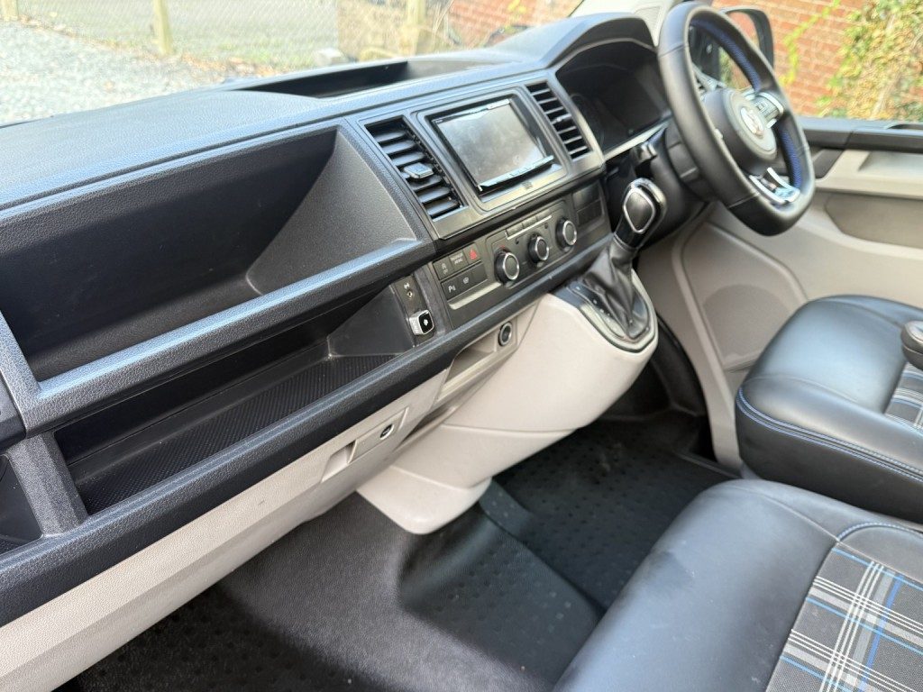 Volkswagen Transporter - Image 14