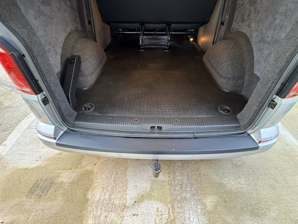 Volkswagen Transporter - Image 17