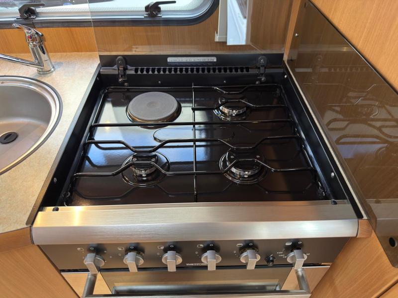 Swift Conqueror 480 - Image 8