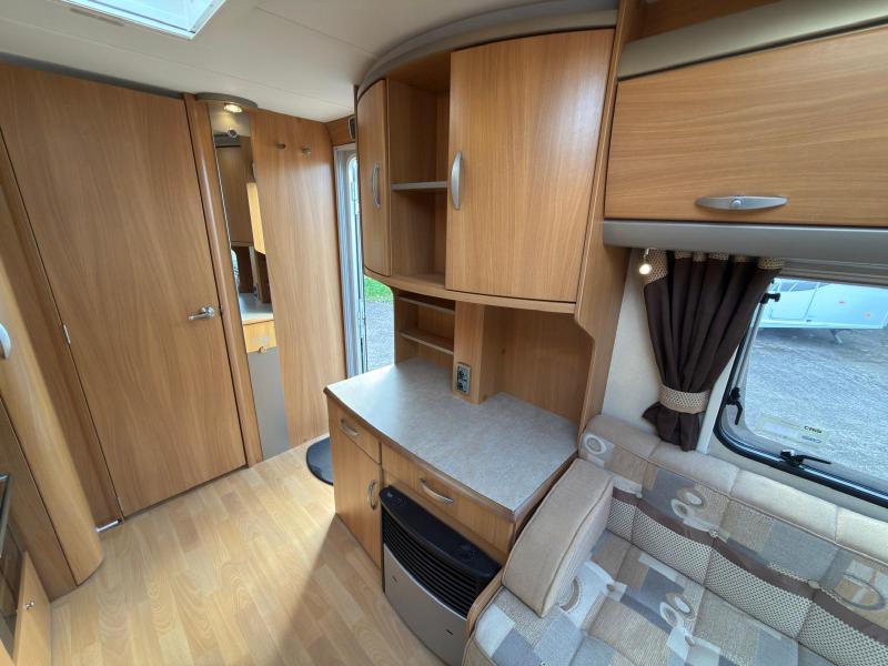 Swift Conqueror 480 - Image 12