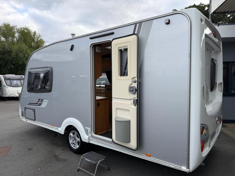 Swift Conqueror 480 - Image 30