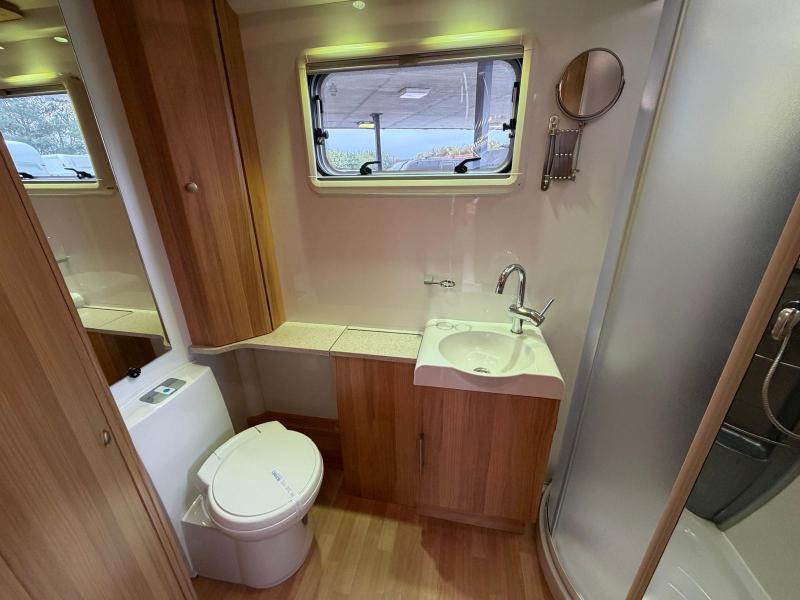 Bailey Unicorn Seville - Image 15