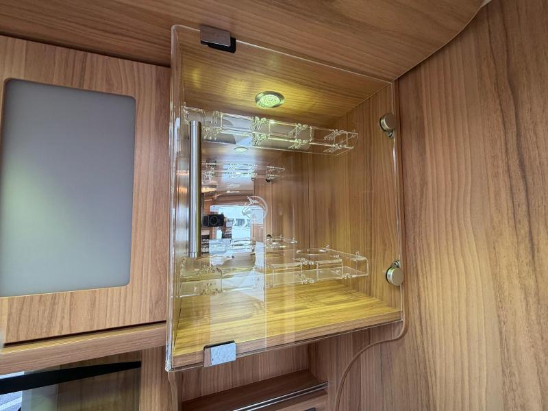 Bailey Unicorn Seville - Image 20