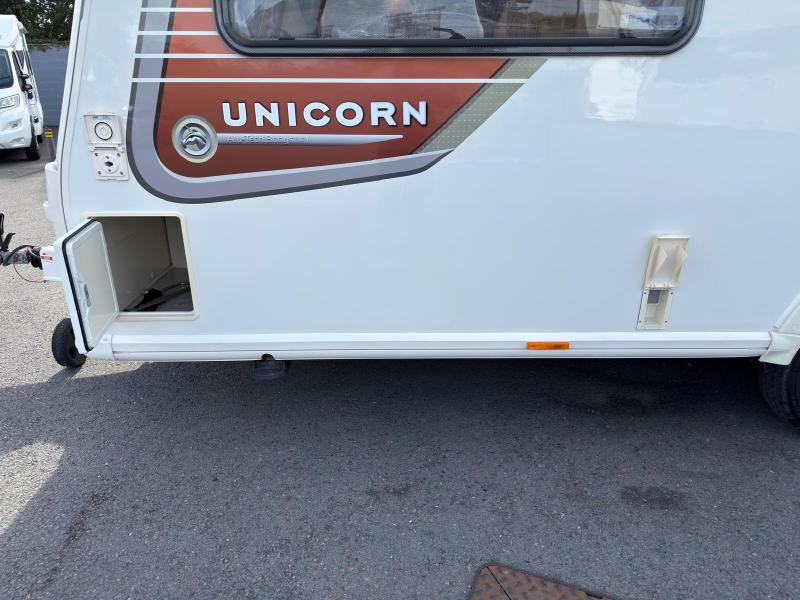 Bailey Unicorn Seville - Image 28