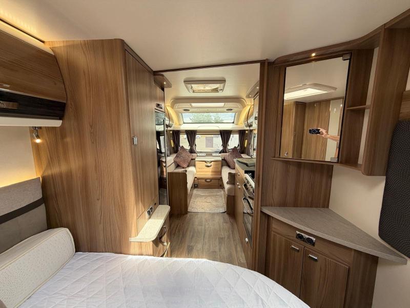 Swift Elegance 580 - Image 2