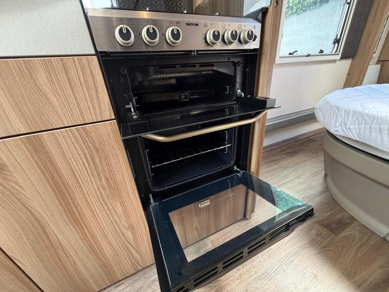 Swift Elegance 580 - Image 11