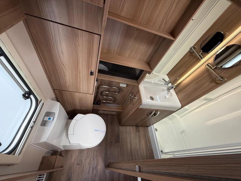 Swift Elegance 580 - Image 19
