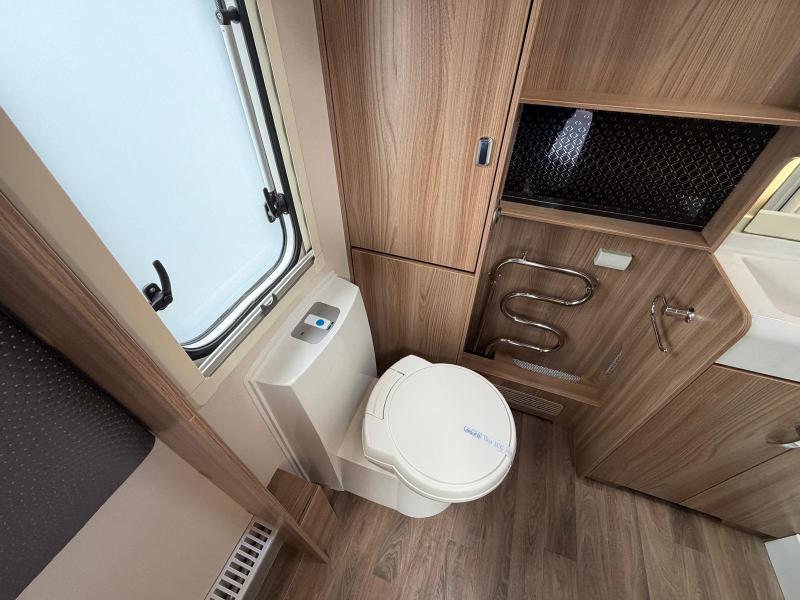Swift Elegance 580 - Image 20
