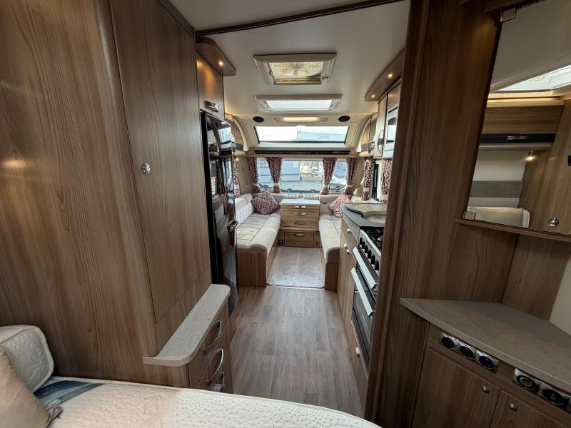 Swift Conqueror 580 - Image 2