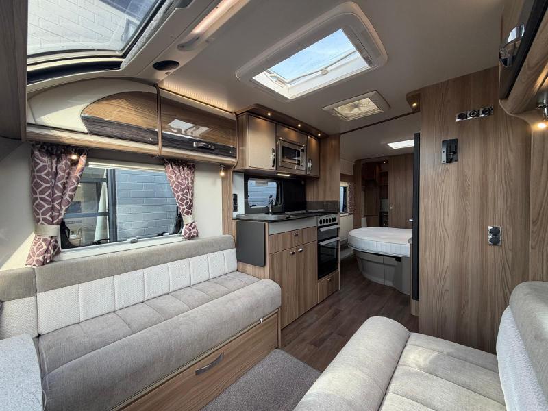 Swift Conqueror 580 - Image 6