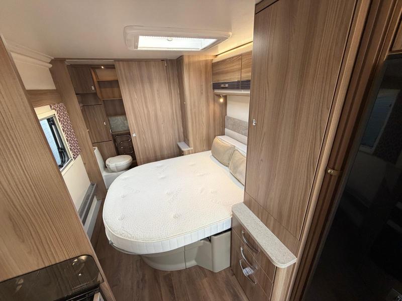 Swift Conqueror 580 - Image 16