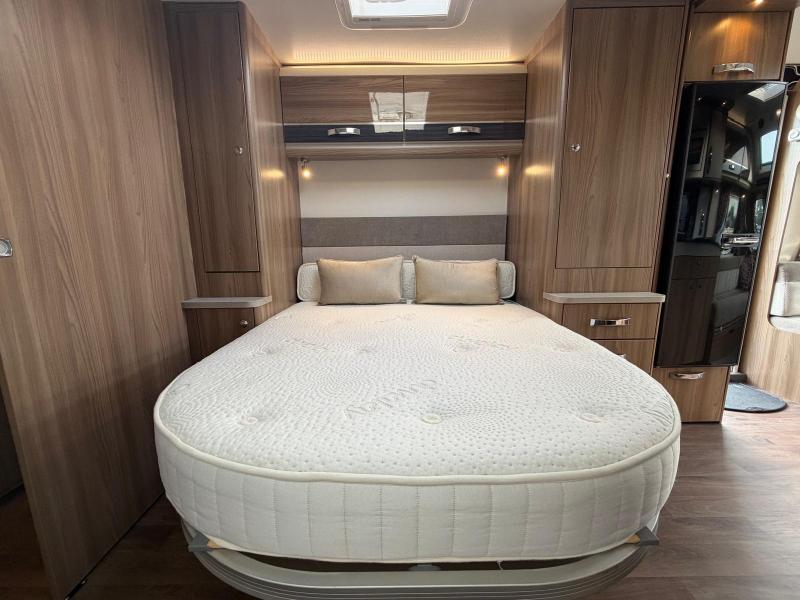 Swift Conqueror 580 - Image 17