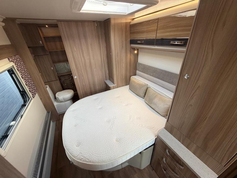 Swift Conqueror 580 - Image 18