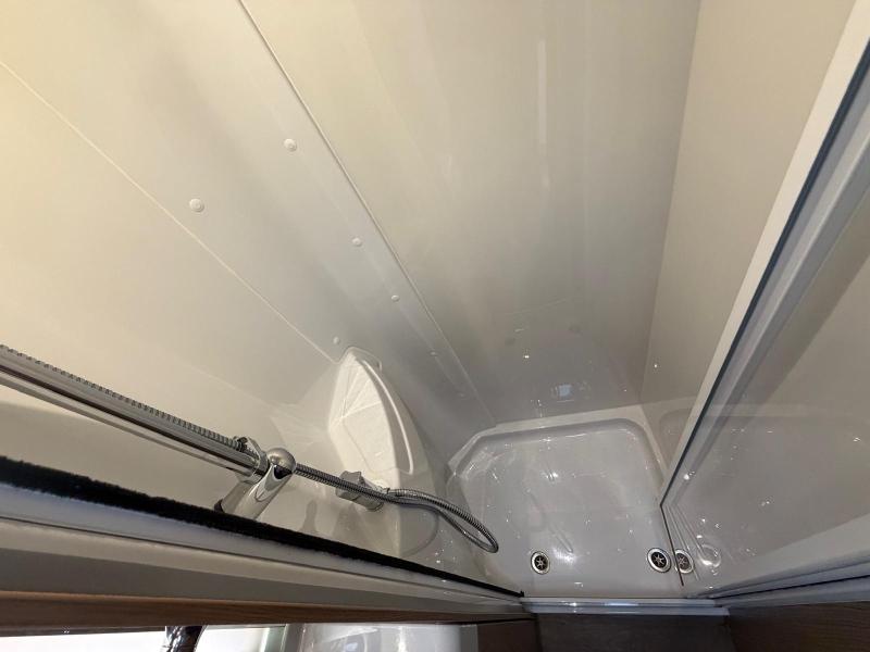 Swift Conqueror 580 - Image 25