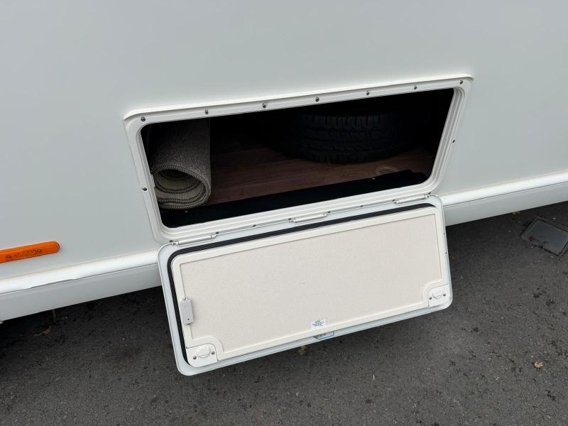 Swift Conqueror 580 - Image 41