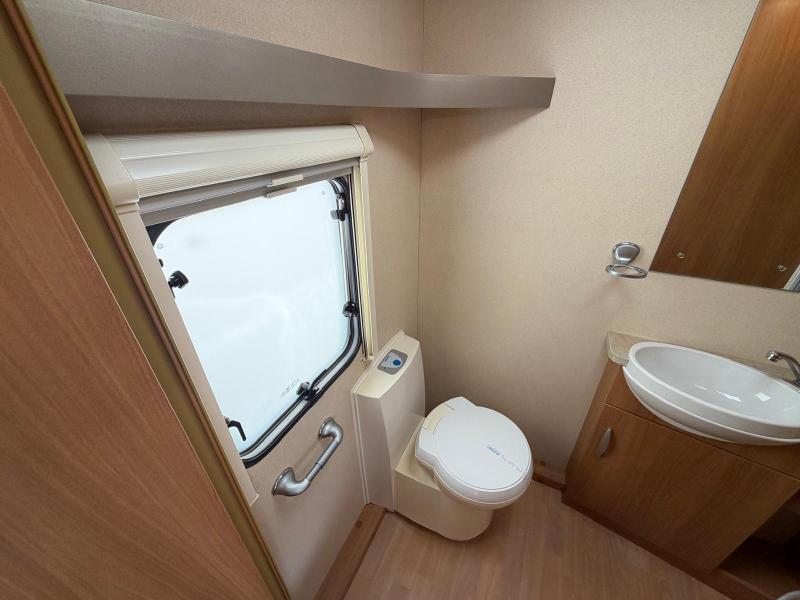 Swift Charisma 550 - Image 18