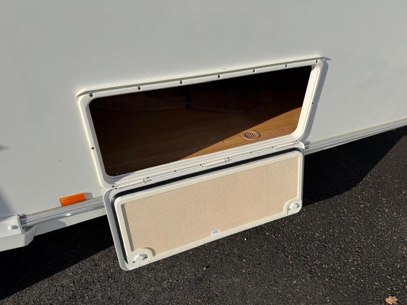 Swift Charisma 550 - Image 26
