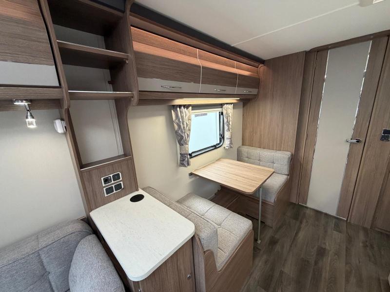 Coachman VIP 520 - Image 6