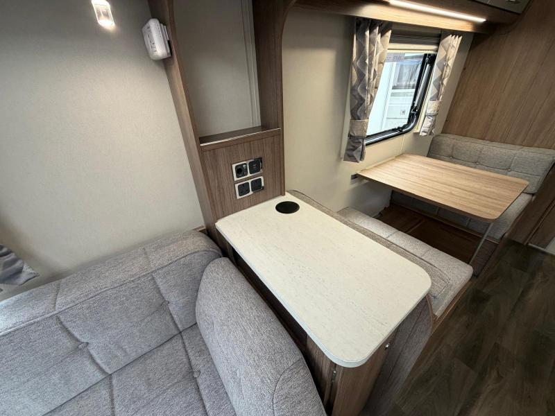 Coachman VIP 520 - Image 7