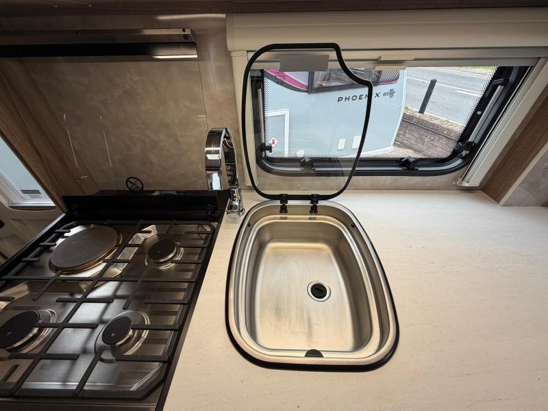 Coachman VIP 520 - Image 10