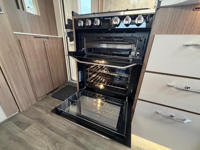 Coachman VIP 520 - Image 12