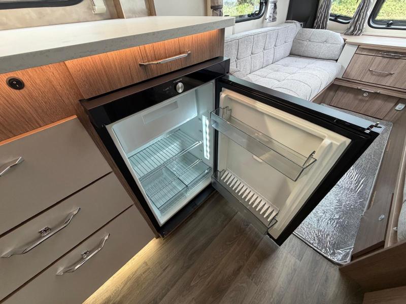 Coachman VIP 520 - Image 13