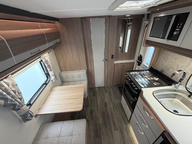 Coachman VIP 520 - Image 15