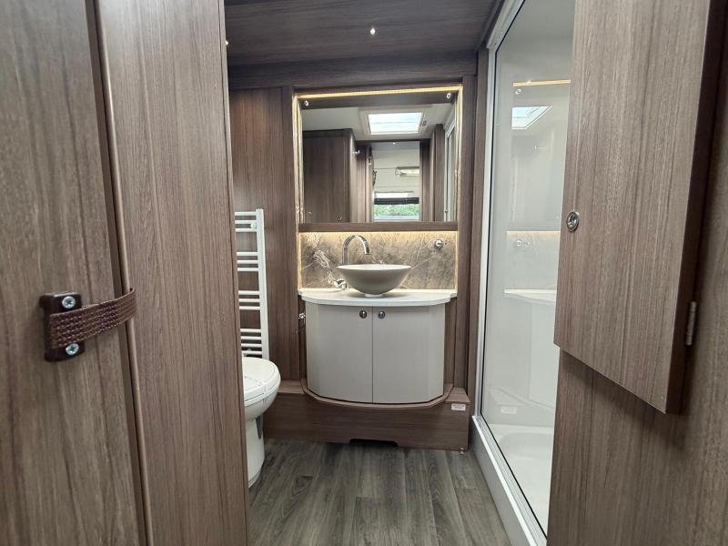 Coachman VIP 520 - Image 18